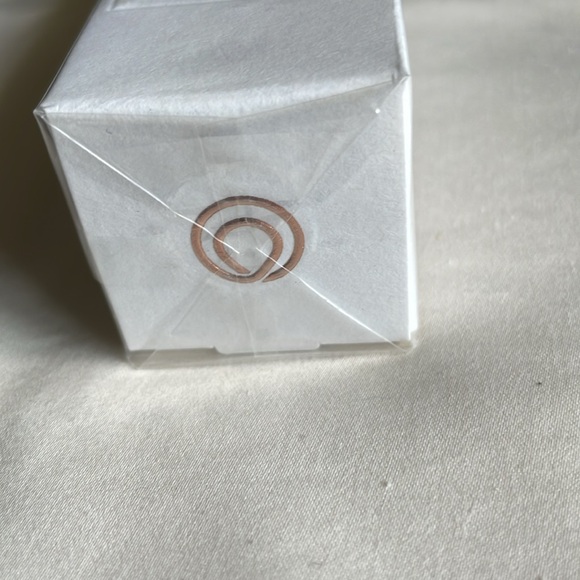 New Monat Sun Veil sunscreen - Picture 4 of 4